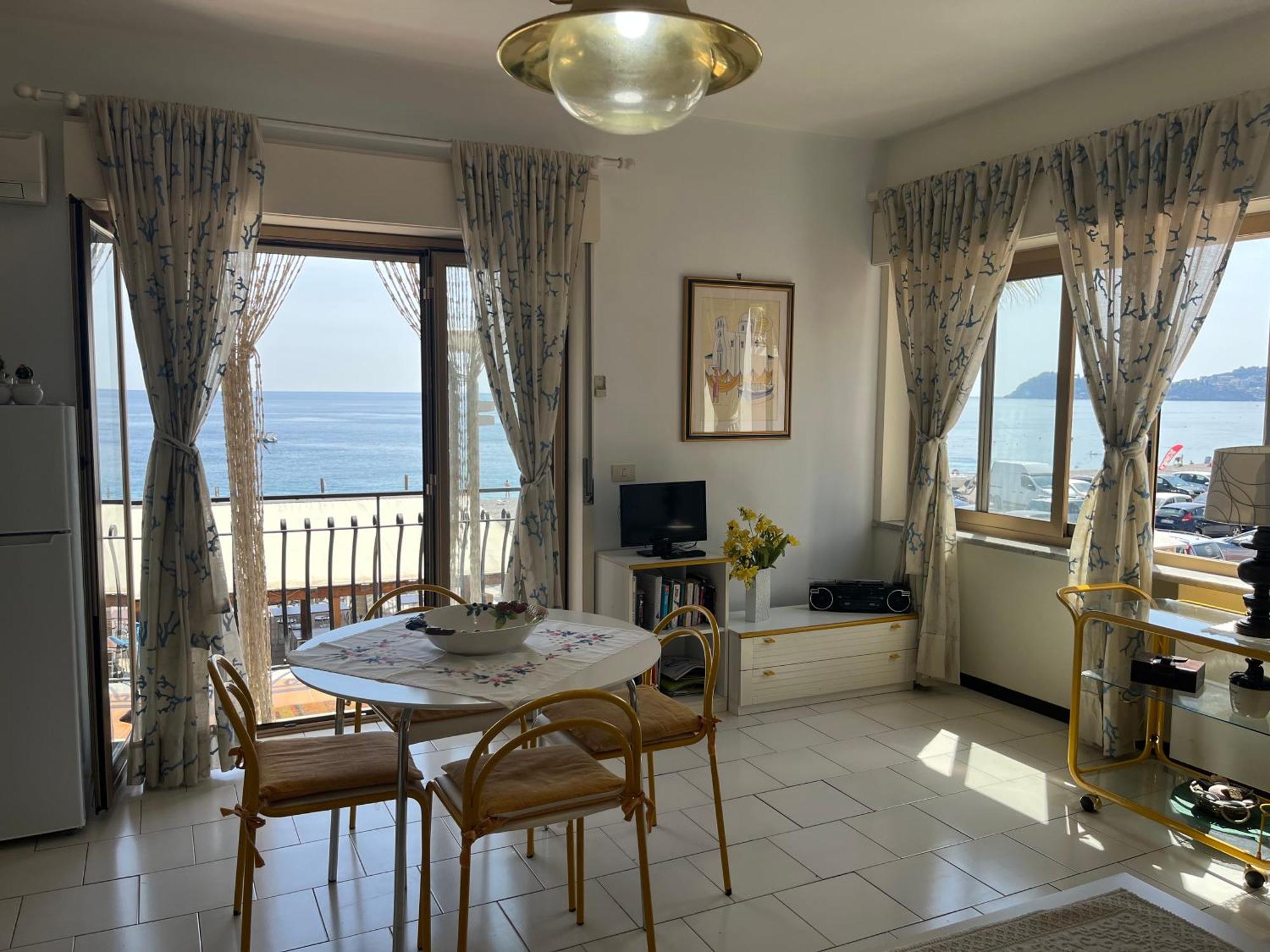 Appartement Casa Del Sole à Letojanni Extérieur photo