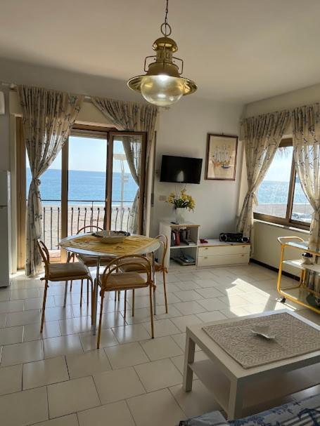 Appartement Casa Del Sole à Letojanni Extérieur photo
