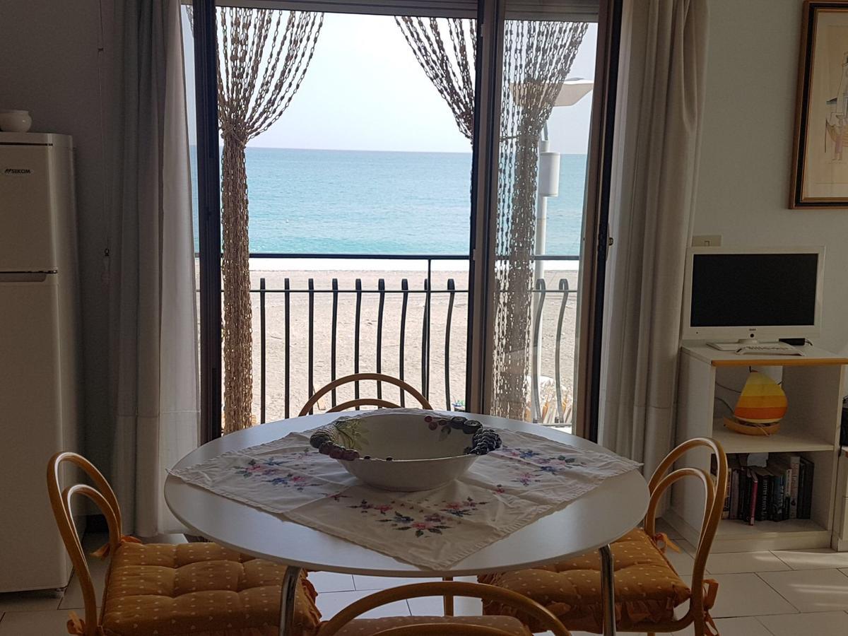 Appartement Casa Del Sole à Letojanni Extérieur photo